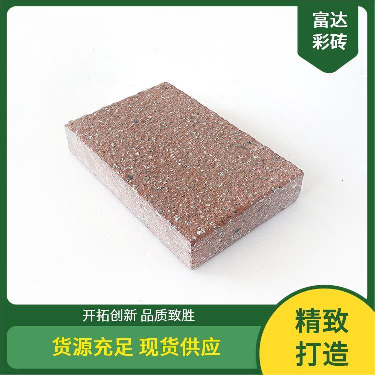 城區工程材料采購指南 水泥路沿石與仿石材彩磚分布詳探